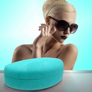 Turquoise and Pink Interior Glasses Case